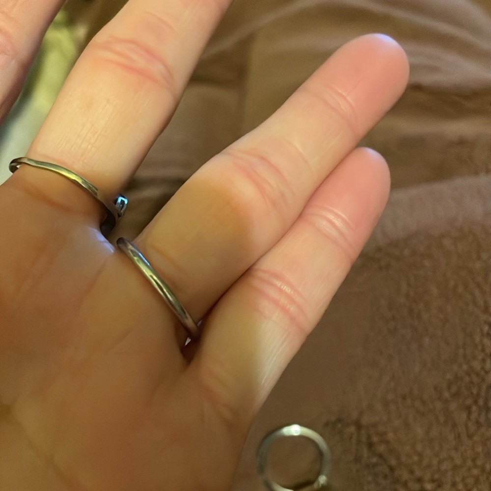 Ring - Picture 3 of 4